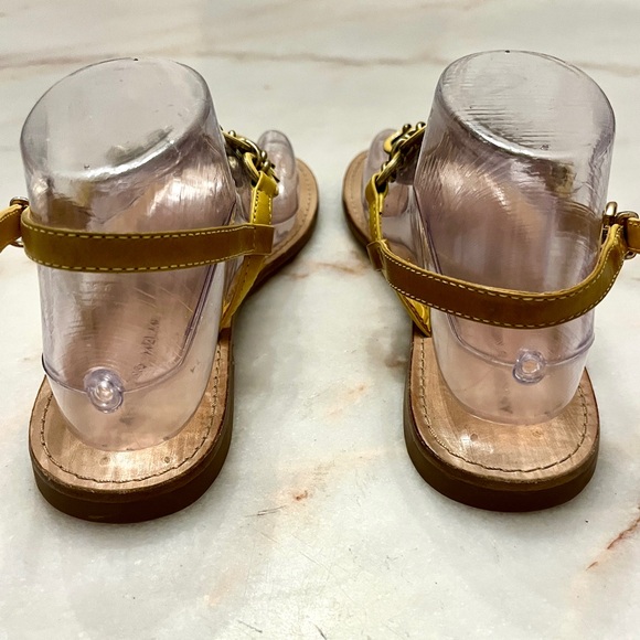 Antonio Melani Jewel Chain Thong Sandals in Butter Yellow Size 9 - Picture 7 of 11